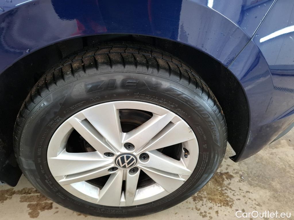  Volkswagen  Golf  VOLKSWAGEN / 2020 / 5P / Berline 2.0 TDI SCR 115 DSG7 Life Busi #24