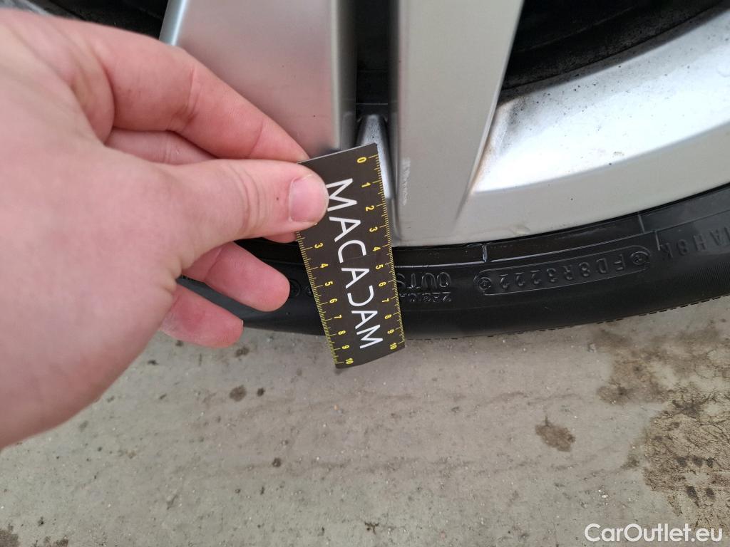  Volkswagen  Golf  VOLKSWAGEN / 2020 / 5P / Berline 2.0 TDI SCR 115 DSG7 Life Busi #32