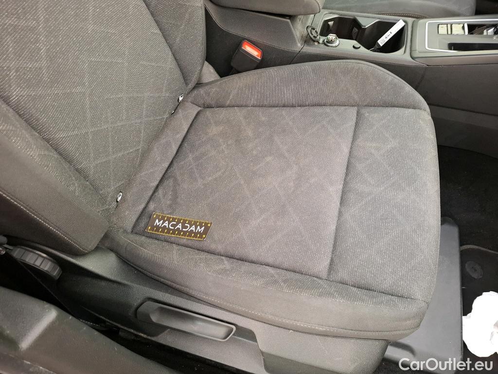  Volkswagen  Golf  VOLKSWAGEN / 2020 / 5P / Berline 1.0 eTSI OPF 110 DSG7 Life Business #21