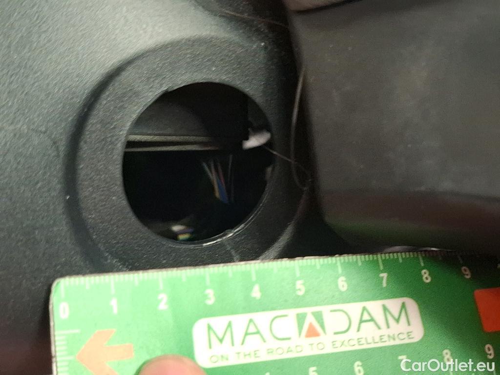  Toyota  Yaris TOYOTA  5p Berline 110 VVT-i France Business #31