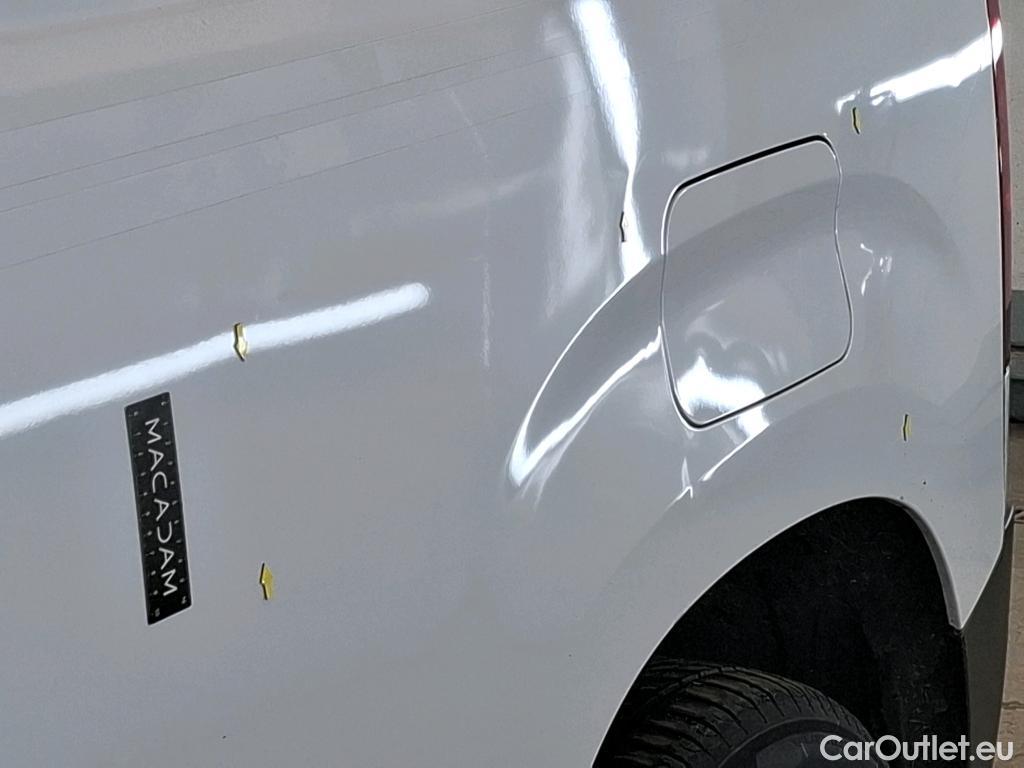  Citroen  Berlingo CITROEN  Van / 2018 / 4P / Fourgonnette Taille M 650kg PureTech 110 S&S BVM #3