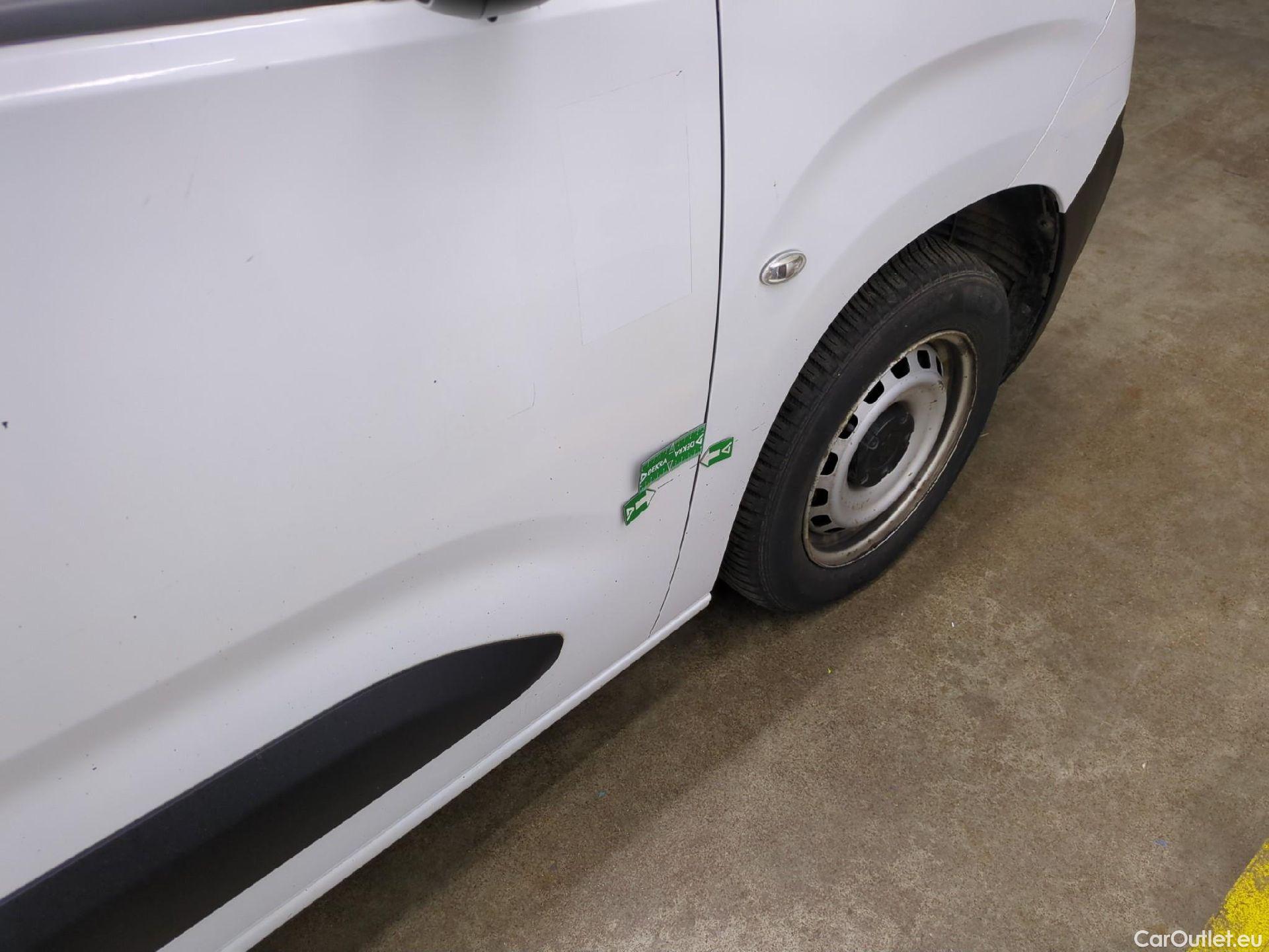  Citroen  Berlingo  Fourgon Club M 650 1.5 BlueHDi 100CV BVM6 E6d #32