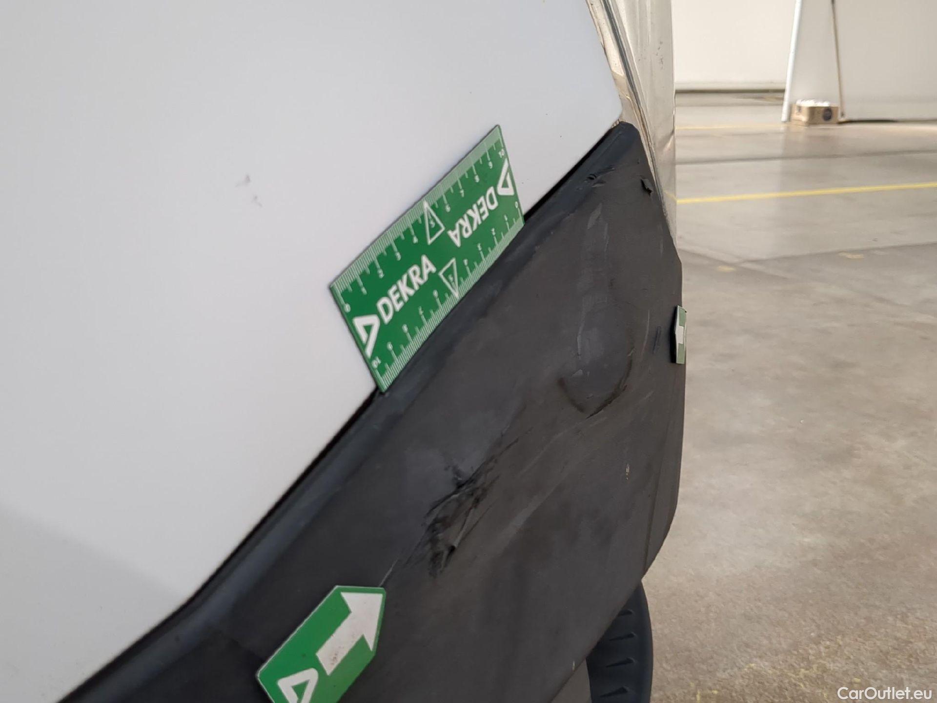  Nissan  NV400 NISSAN  VU 4p Fourgon L1H2 2.3 DCI 125 3300 Acenta #40