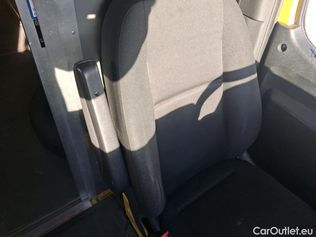  Mercedes  Sprinter MERCEDES-BENZ  / 2018 / 4P / Fourgon tôlé 314 CDI Emp 3665 3.5T #44