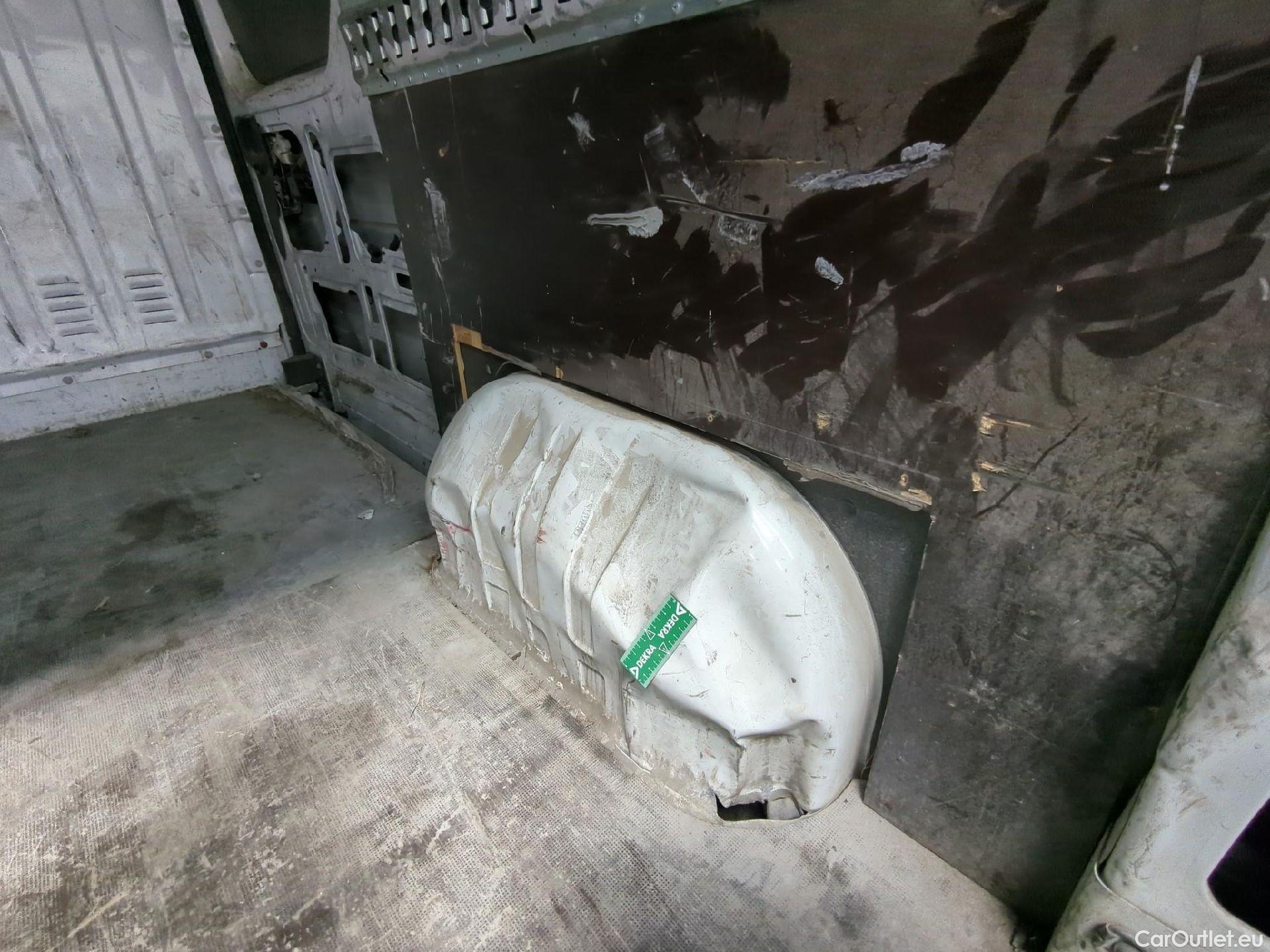  Nissan  NV400 NISSAN  VU 4p Fourgon L1H2 2.3 DCI 125 3300 Acenta #19