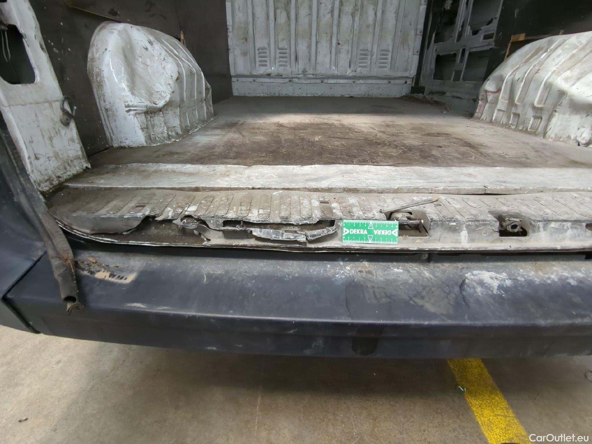  Nissan  NV400 NISSAN  VU 4p Fourgon L1H2 2.3 DCI 125 3300 Acenta #24