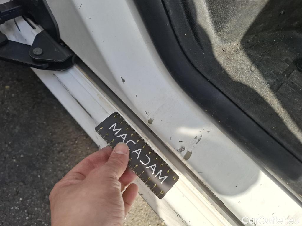  Peugeot  Expert  Fourgon Premium Compact 1.5 HDi 120CV BVM6 E6d #17