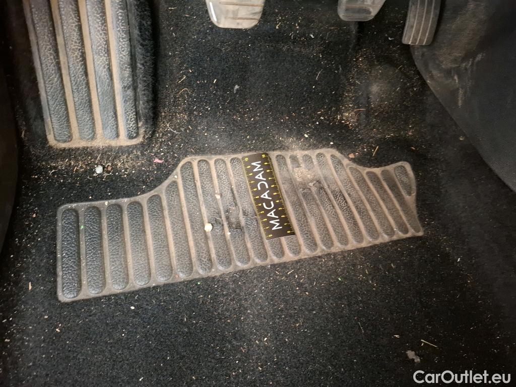  Renault  Clio  IV Air MediaNav 1.5 dCi 75CV BVM5 E6 #16