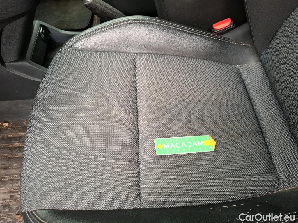  Renault  Kangoo RENAULT  / 2021 / 4P / Fourgonnette EXTRA - BLUE DCI 95 #39