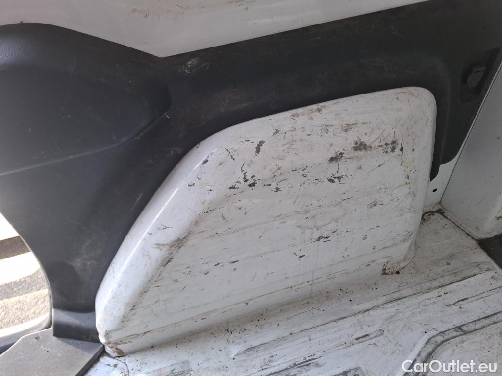  Renault  Kangoo RENAULT  / 2021 / 4P / Fourgonnette EXTRA - BLUE DCI 95 #46