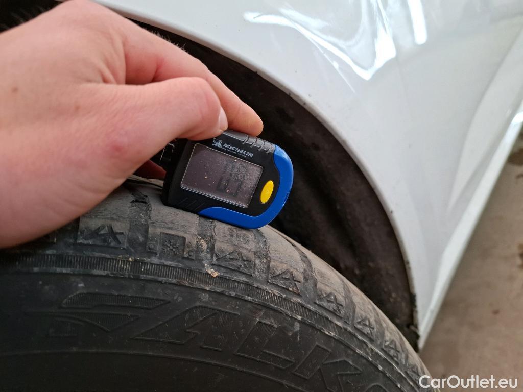  Renault  Megane RENAULT Mégane Société / 2020 / 5P / Berline Air Nav réversible Blue dCi 115 - 21N #4