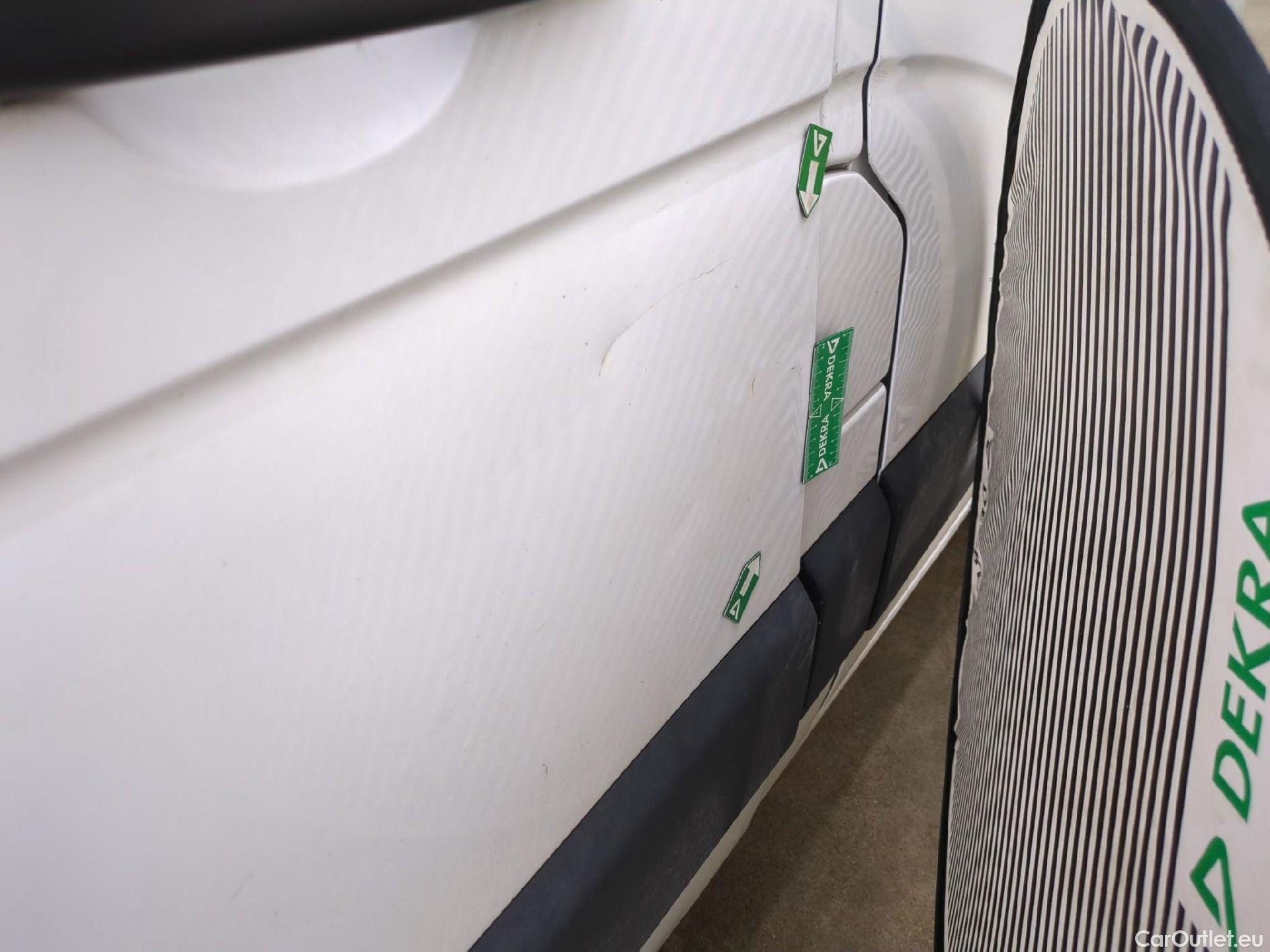  Renault  Master RENAULT  / 2019 / 4P / Fourgon tôlé FG Tr GCF F3500 L2H2 Energy dCi 150 #26