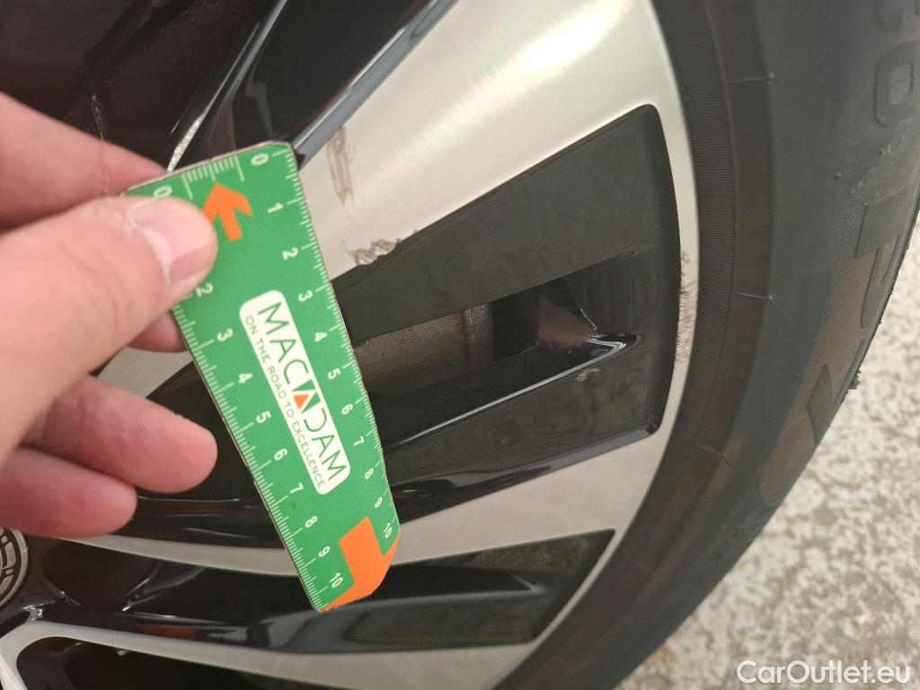  Mercedes  A-Klasse MERCEDES-BENZ Classe A Compact / 2018 / 5P / Berline A 250 e Business Line 8G-DCT #12