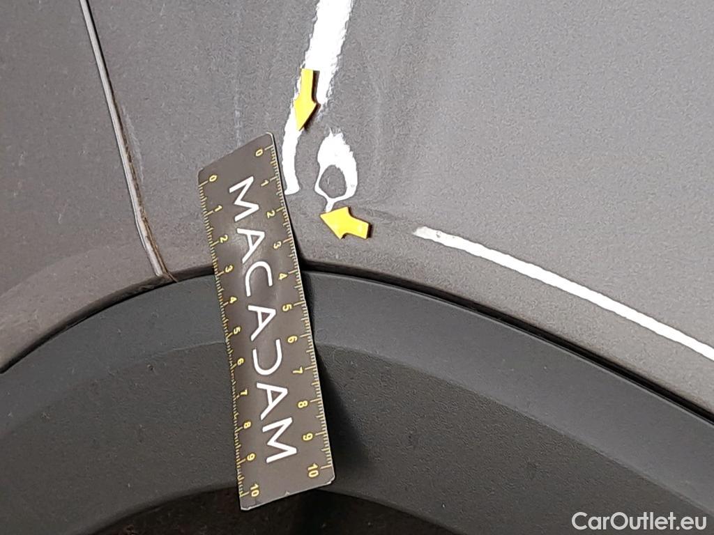  Mercedes  GLB MERCEDES-BENZ  / 2019 / 5P / SUV  200 d AMG Line #29