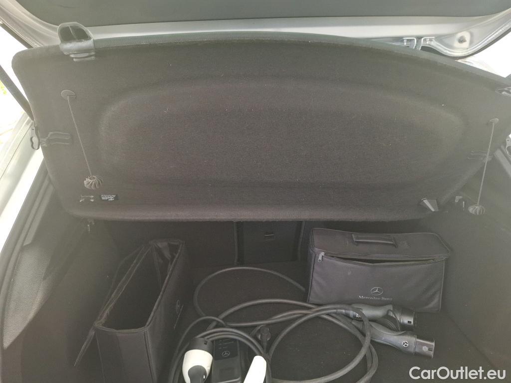  Mercedes  A-Klasse MERCEDES-BENZ Classe A Compact / 2018 / 5P / Berline A 250 e Business Line 8G-DCT #19