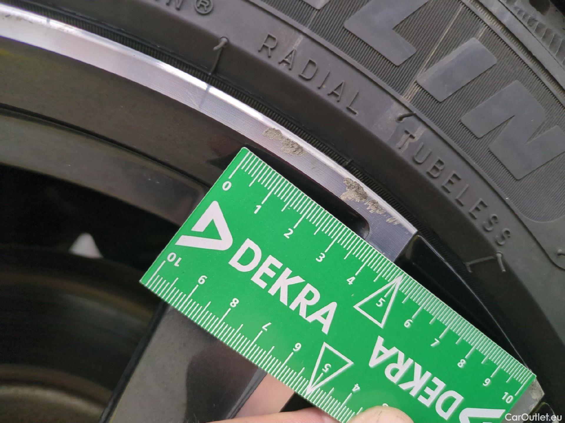  Peugeot  308  SW Allure 1.5 HDi 130CV BVA8 E6d #17