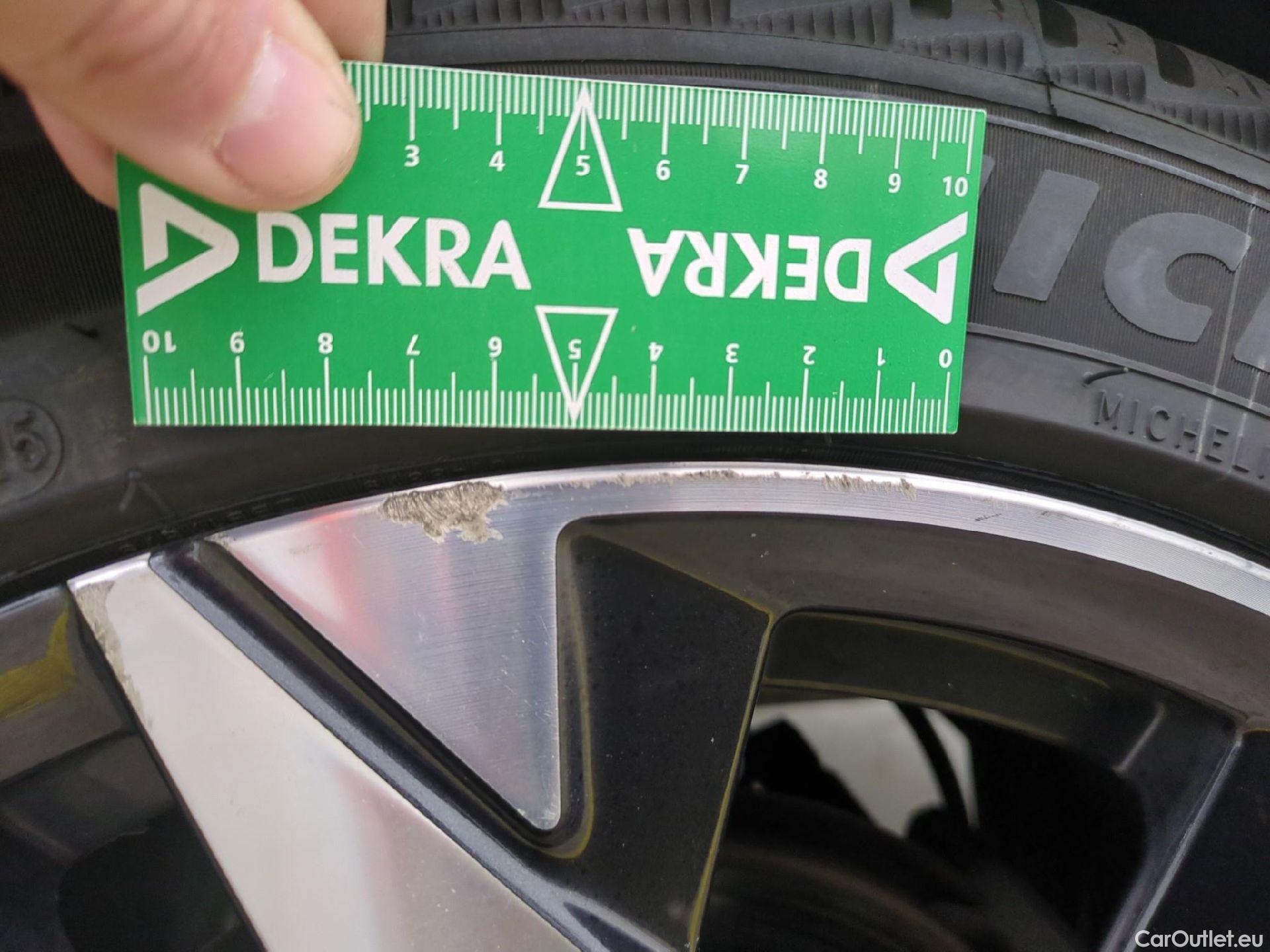  Peugeot  308  SW Allure 1.5 HDi 130CV BVA8 E6d #15