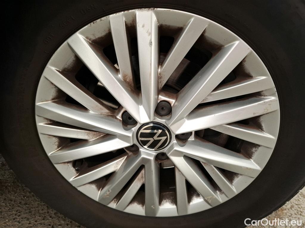  Volkswagen  T-ROC VOLKSWAGEN  / 2017 / 5P / SUV 1.5 TSI 150 EVO LOUNGE BUSINESS #2