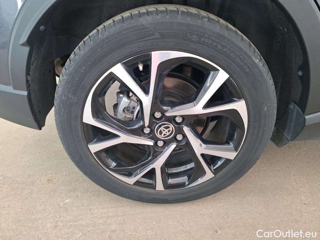  Toyota  C-HR TOYOTA  / 2016 / 5P / SUV 1.8 HYBRIDE 122 EDITION(SP) #21