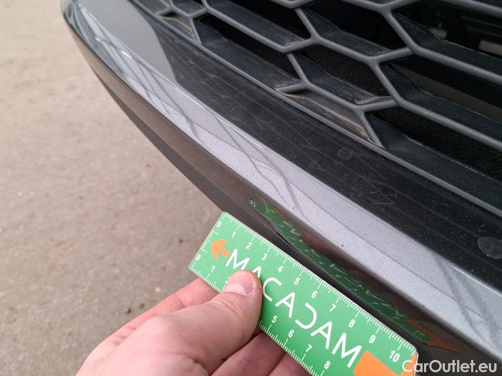  Toyota  C-HR TOYOTA  / 2016 / 5P / SUV 1.8 HYBRIDE 122 EDITION(SP) #4