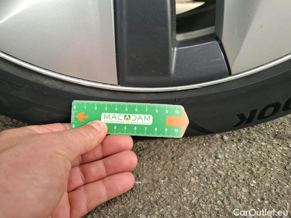  Tesla  Model Y TESLA  / 2021 / 5P / SUV RWD #36