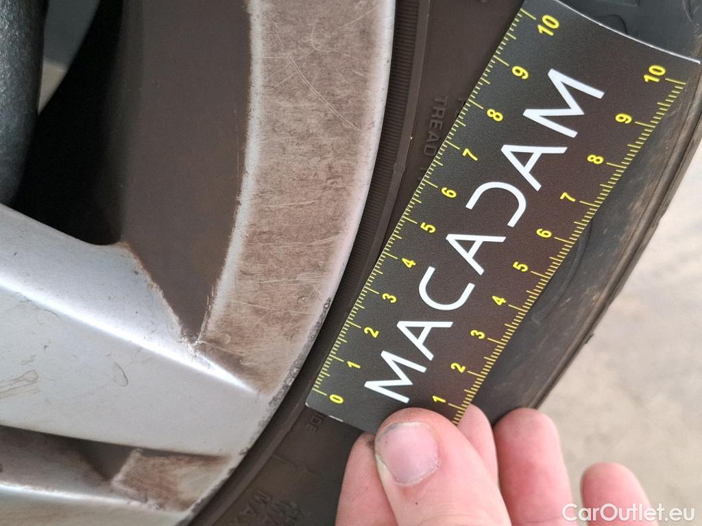  Volkswagen  Golf  VOLKSWAGEN / 2020 / 5P / Berline 1.0 eTSI OPF 110 DSG7 Life Business #22