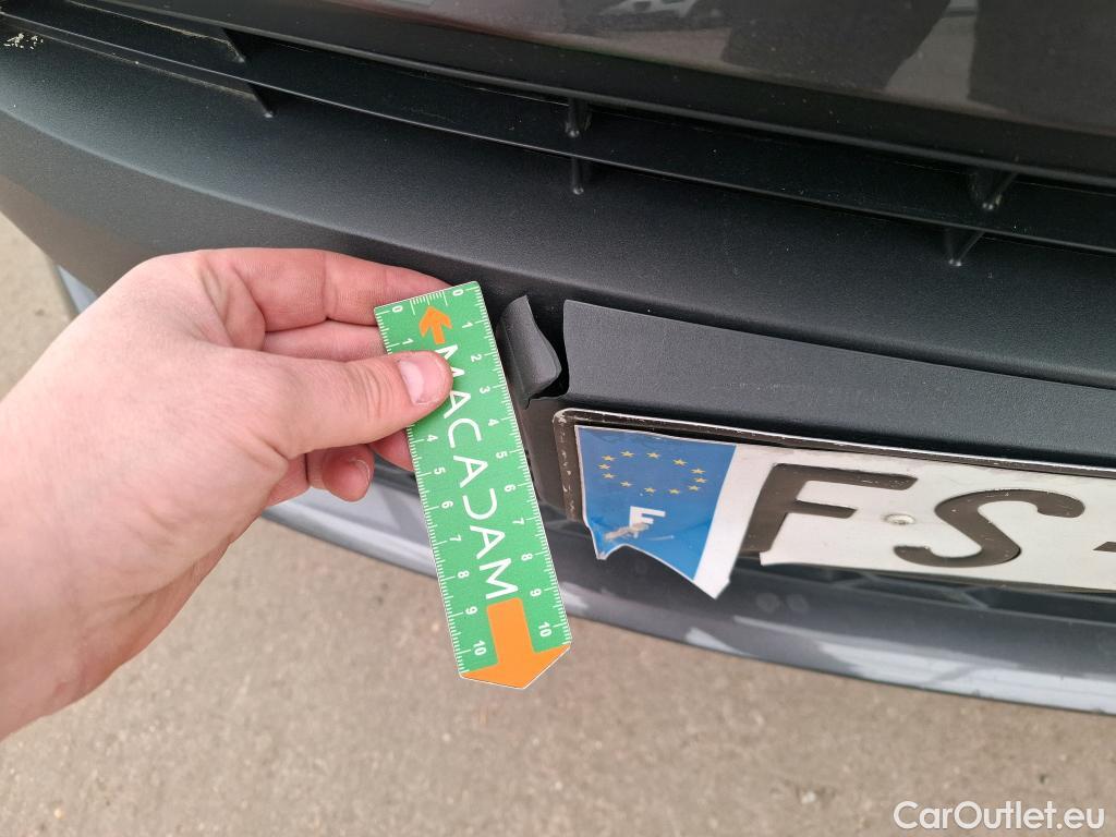  Toyota  C-HR TOYOTA  / 2016 / 5P / SUV 1.8 HYBRIDE 122 EDITION(SP) #35