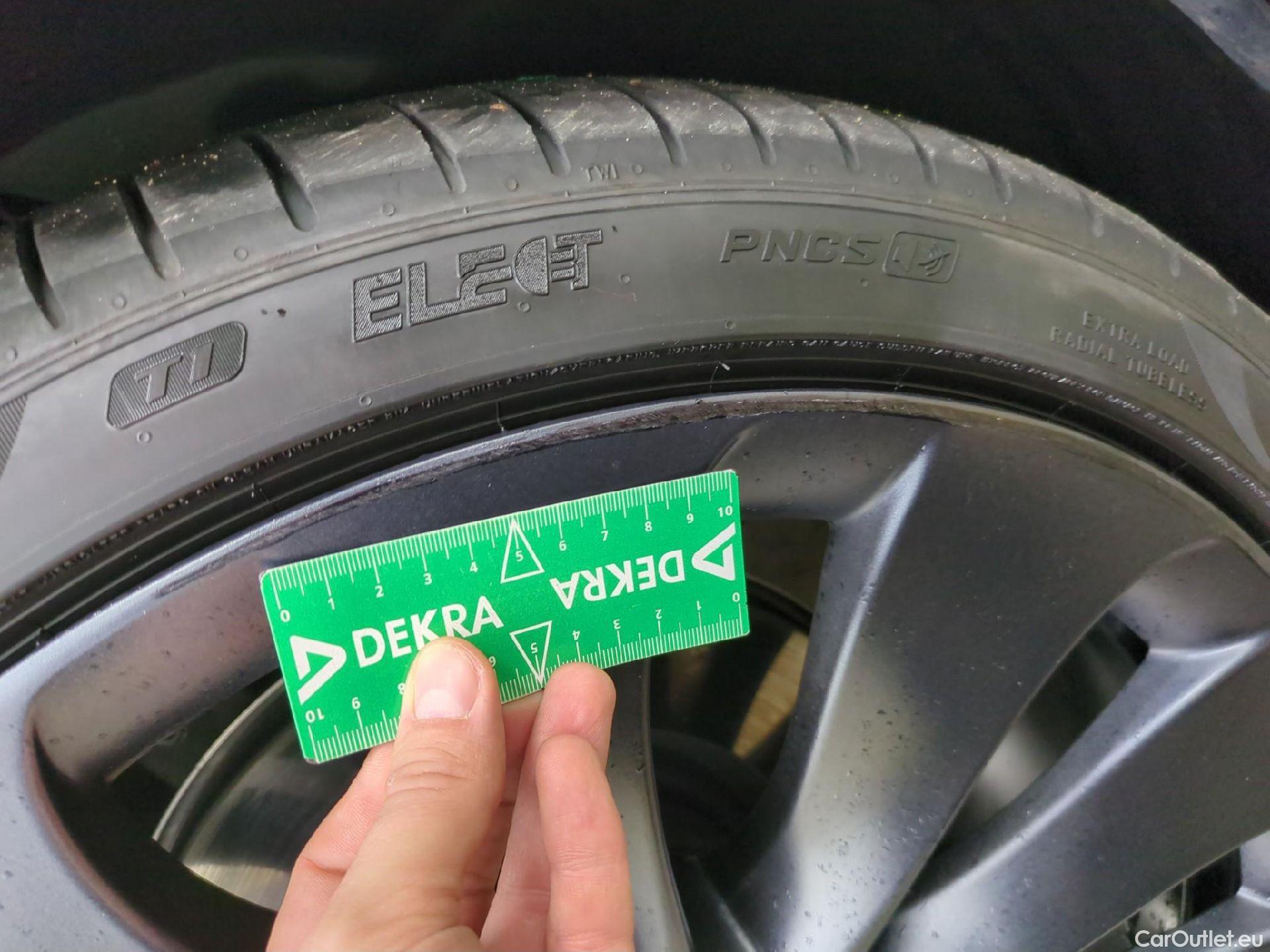  Tesla  Model Y TESLA  / 2020 / 5P / SUV Performance Dual Motor AWD #4