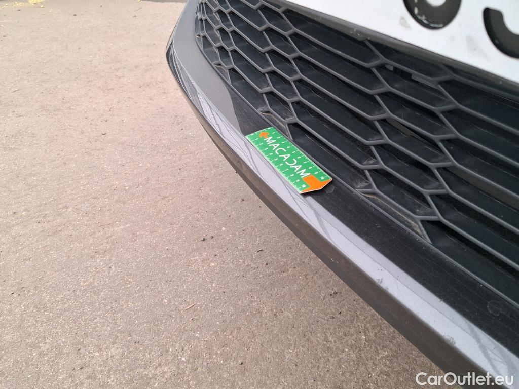  Toyota  C-HR TOYOTA  / 2016 / 5P / SUV 1.8 HYBRIDE 122 EDITION(SP) #2