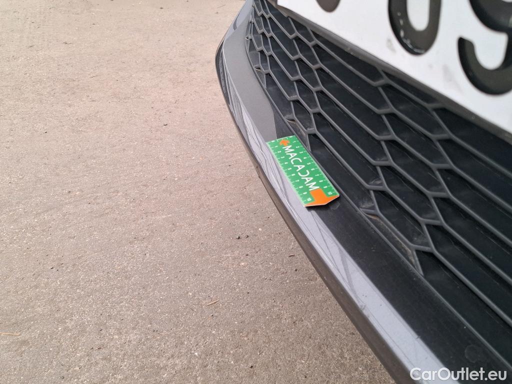  Toyota  C-HR TOYOTA  / 2016 / 5P / SUV 1.8 HYBRIDE 122 EDITION(SP) #3