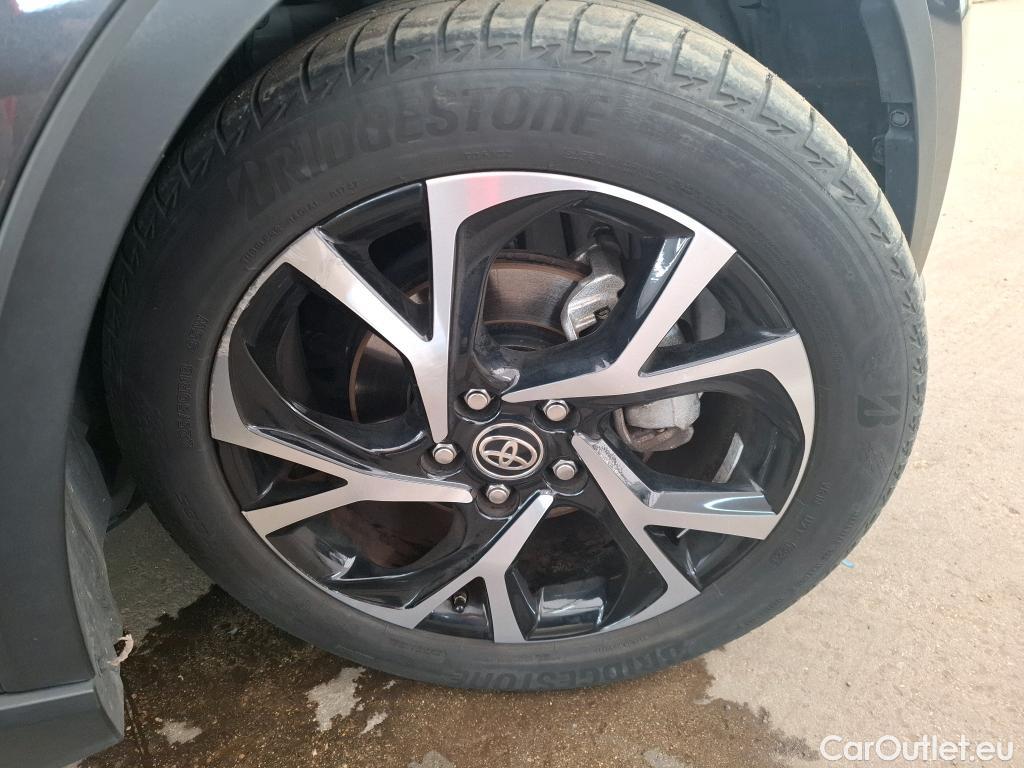  Toyota  C-HR TOYOTA  / 2016 / 5P / SUV 1.8 HYBRIDE 122 EDITION(SP) #29