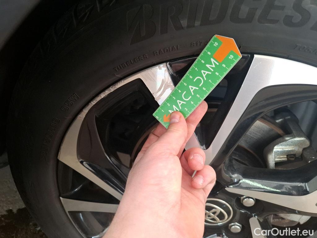  Toyota  C-HR TOYOTA  / 2016 / 5P / SUV 1.8 HYBRIDE 122 EDITION(SP) #31