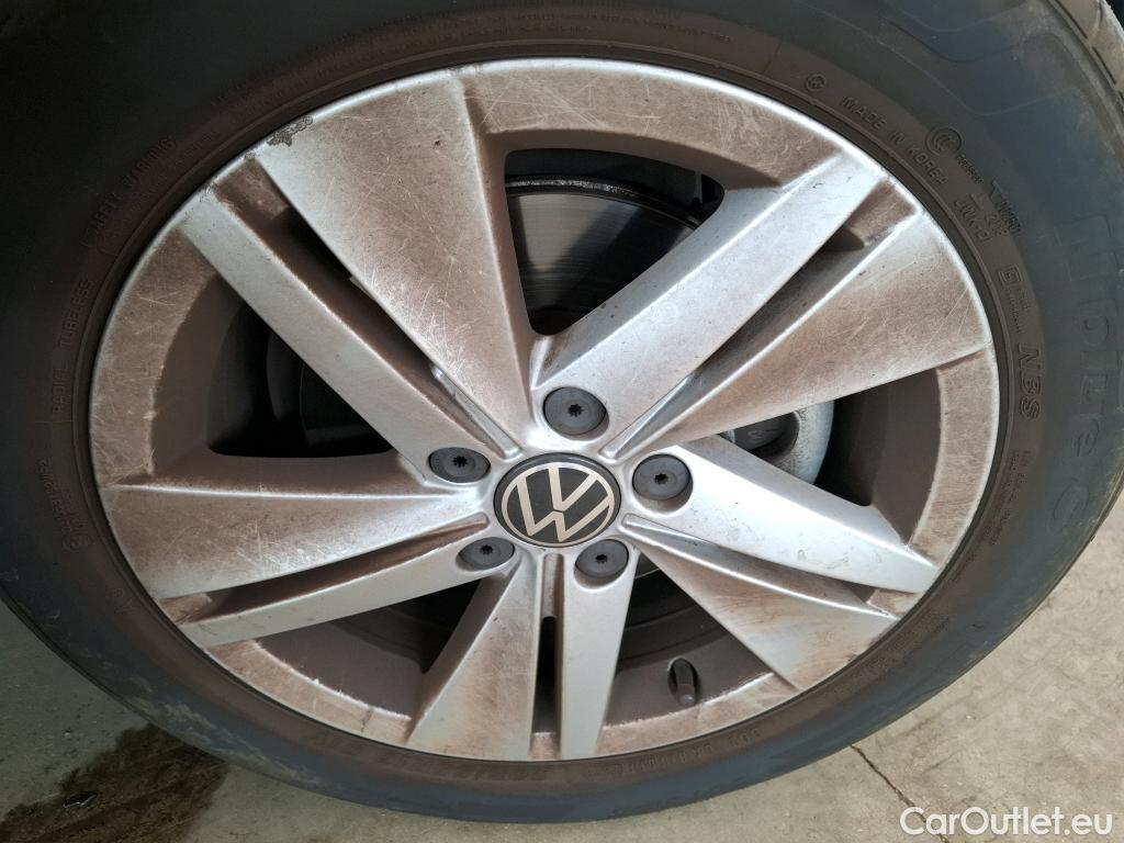  Volkswagen  Golf  VOLKSWAGEN / 2020 / 5P / Berline 1.0 eTSI OPF 110 DSG7 Life Business #17