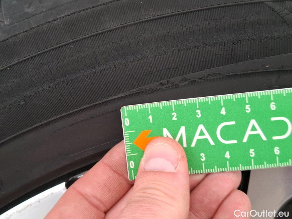  Toyota  C-HR TOYOTA  / 2016 / 5P / SUV 1.8 HYBRIDE 122 EDITION(SP) #12