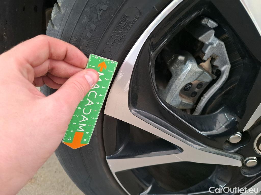  Toyota  C-HR TOYOTA  / 2016 / 5P / SUV 1.8 HYBRIDE 122 EDITION(SP) #26