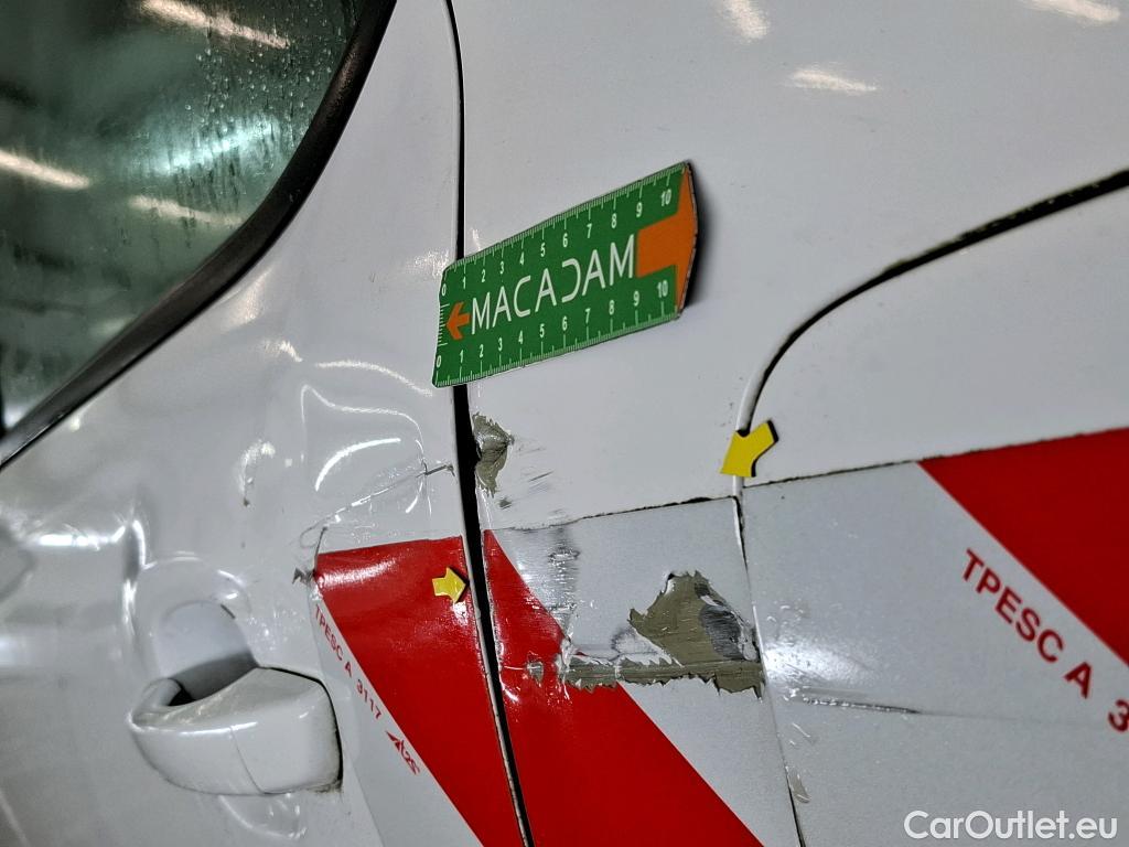  Citroen  C3  Société Feel 1.5 BlueHDI 100CV BVM6 E6dT #4