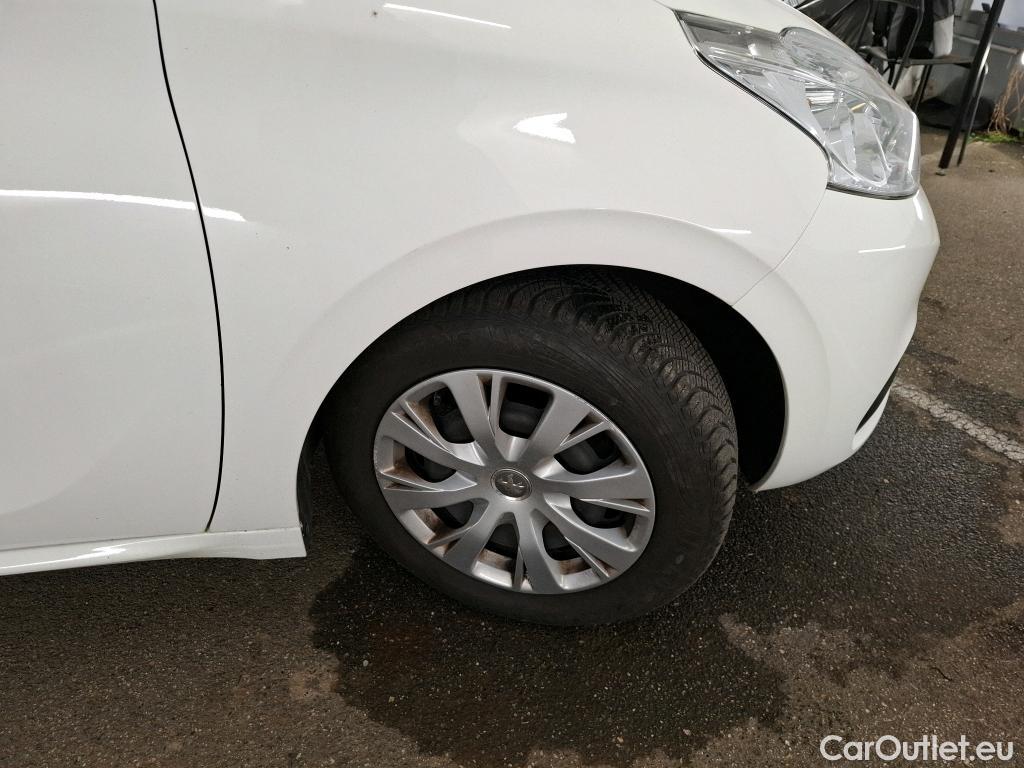  Peugeot  208  Affaire Premium Pack 1.5 HDi 100CV BVM5 E6dT #44
