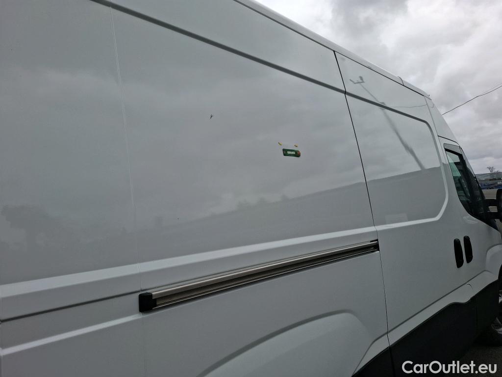  Iveco  Daily IVECO  VU 4p Fourgon 35S14GA8 V/P11 H2 3520 / GNV #9