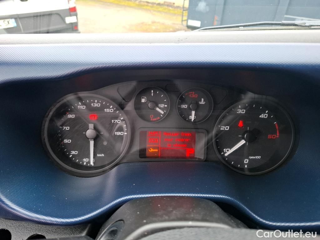  Iveco  Daily IVECO  VU 4p Fourgon 35S14NA8 V11 H2 3520 B POWER / GNV #14