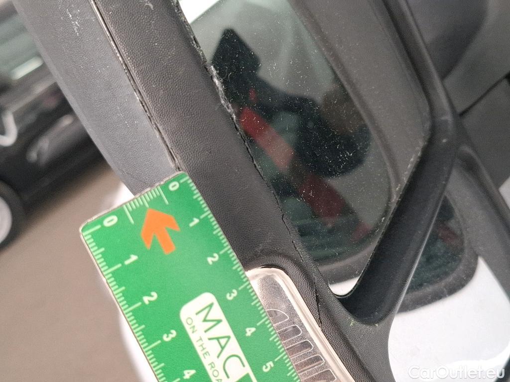  Renault  Master  III Fourgon L2H2 3 5 Grand Confort dCi 130CV BVM6 E6 #17