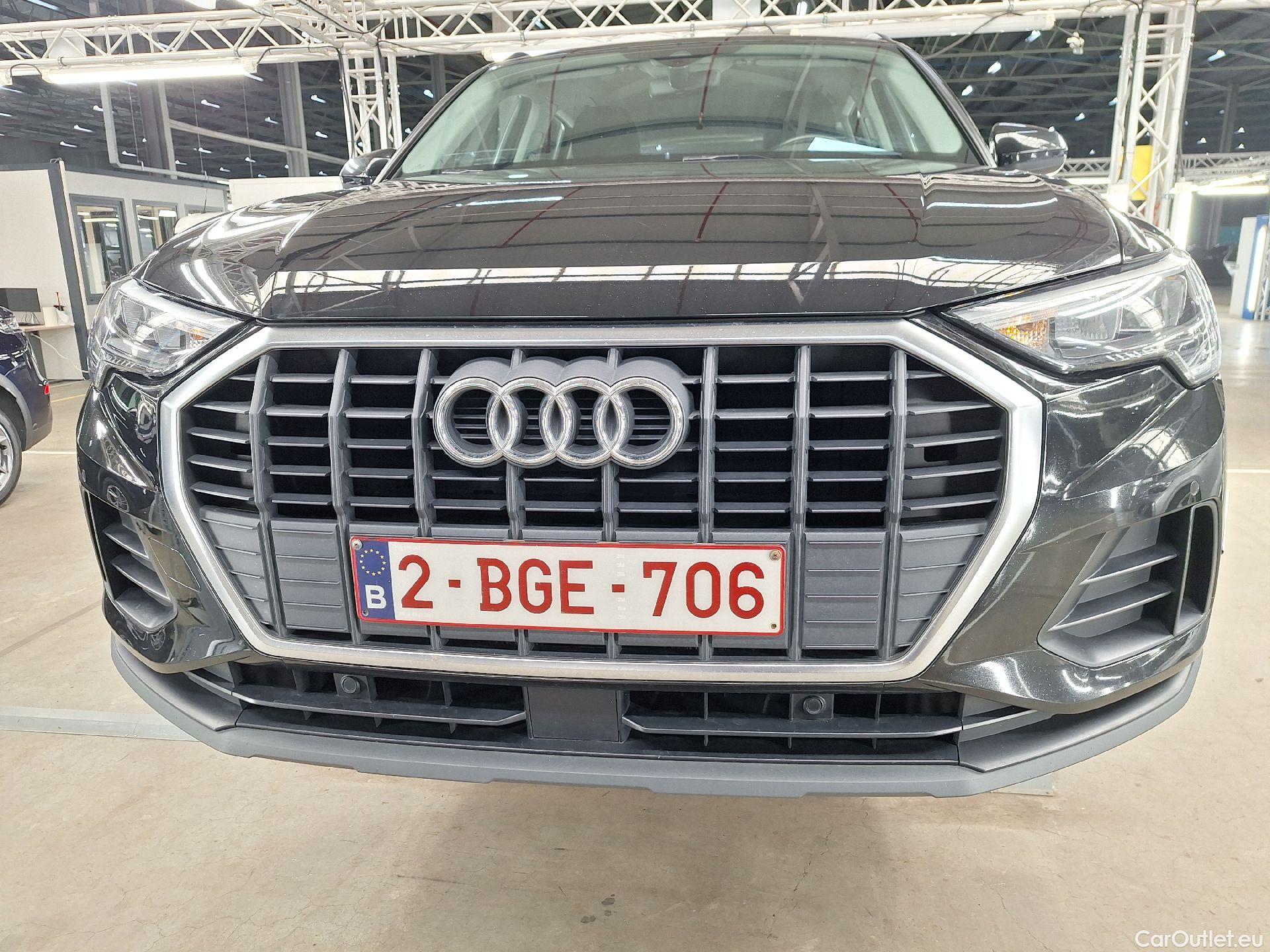  Audi  Q3 Audi,  '18, Audi  35 TDI S Tronic Business Edition 5d #1