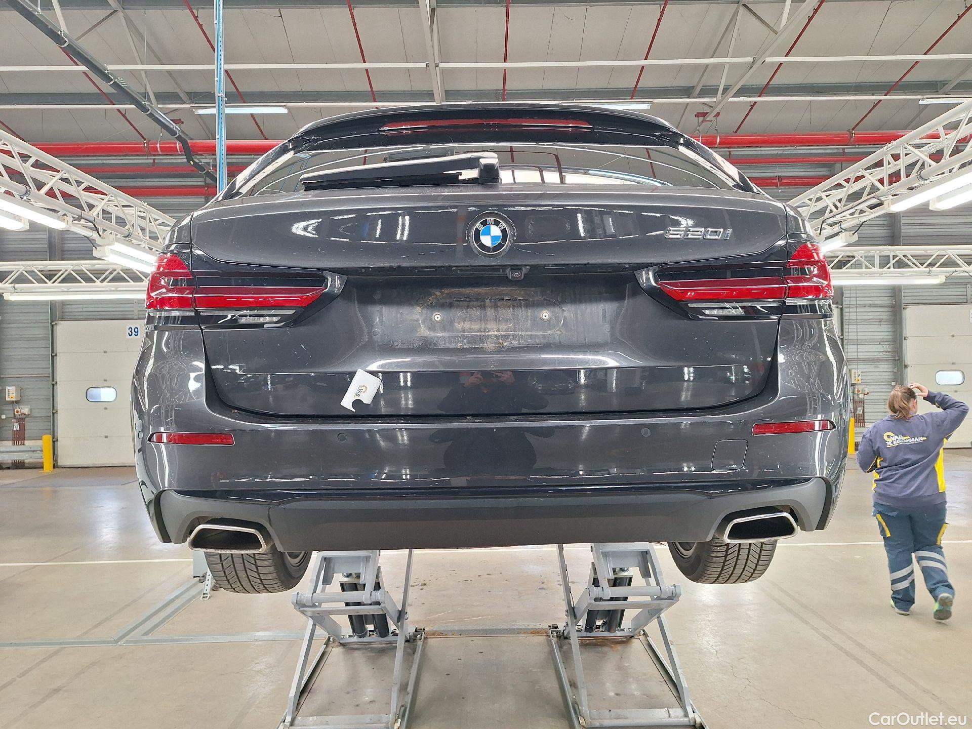  Bmw  Serie 5 BMW, 5-serie To FL'20, BMW 5 Reeks Touring 520i Aut. (120 kW) 5d #25