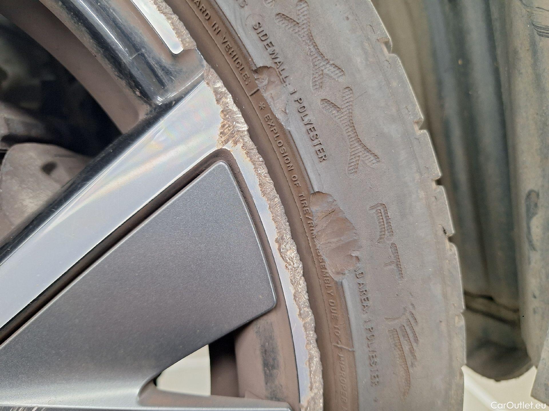  Peugeot  208 Peugeot,  '19, Peugeot  1.2 PureTech 100 EAT8 S&S GT 5d #56