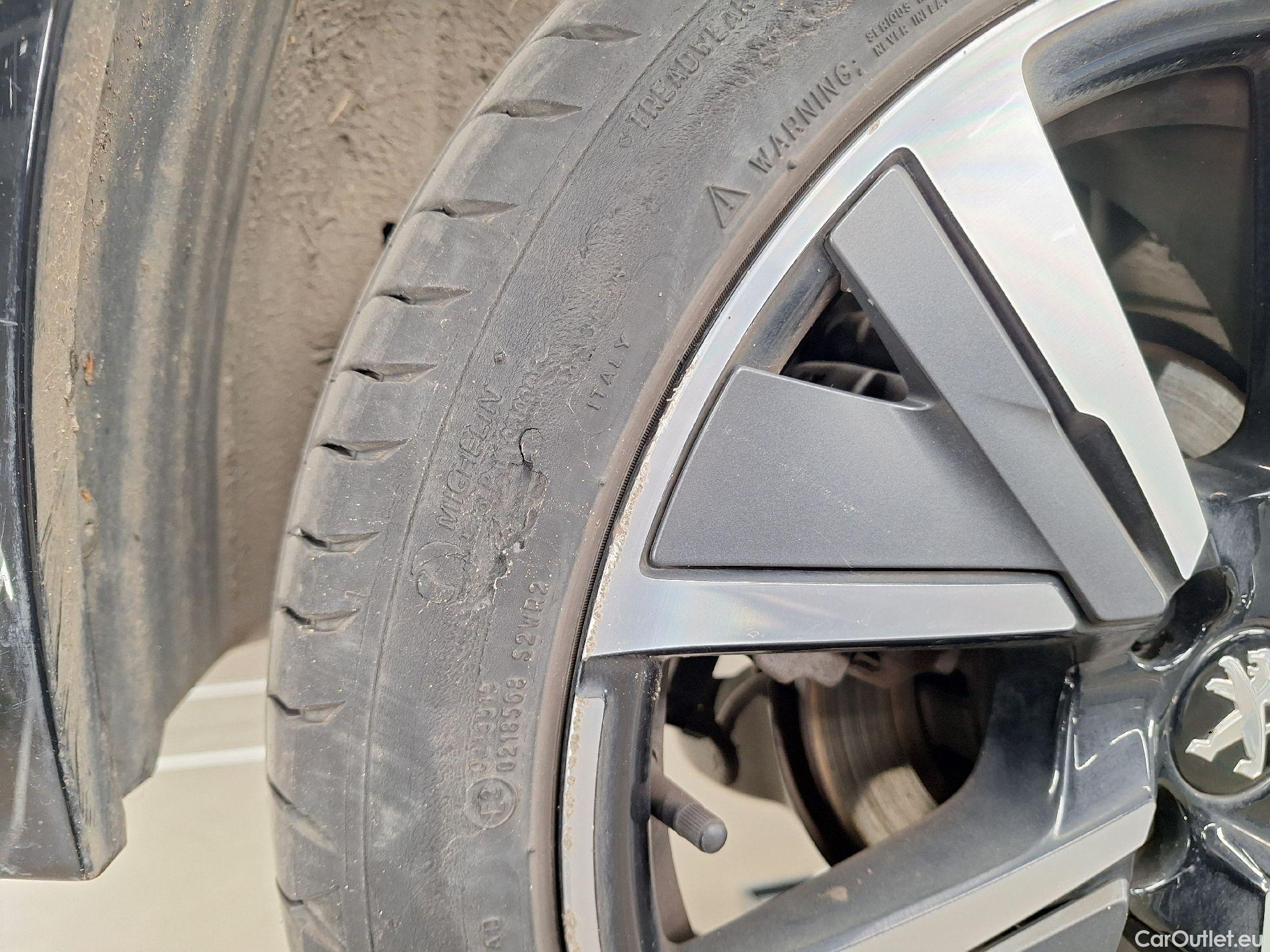  Peugeot  208 Peugeot,  '19, Peugeot  1.2 PureTech 100 EAT8 S&S GT 5d #51