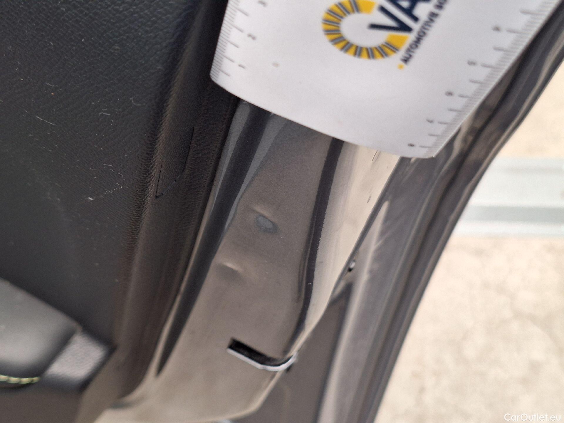  Peugeot  208 Peugeot,  '19, Peugeot  1.2 PureTech 100 EAT8 S&S GT 5d #21