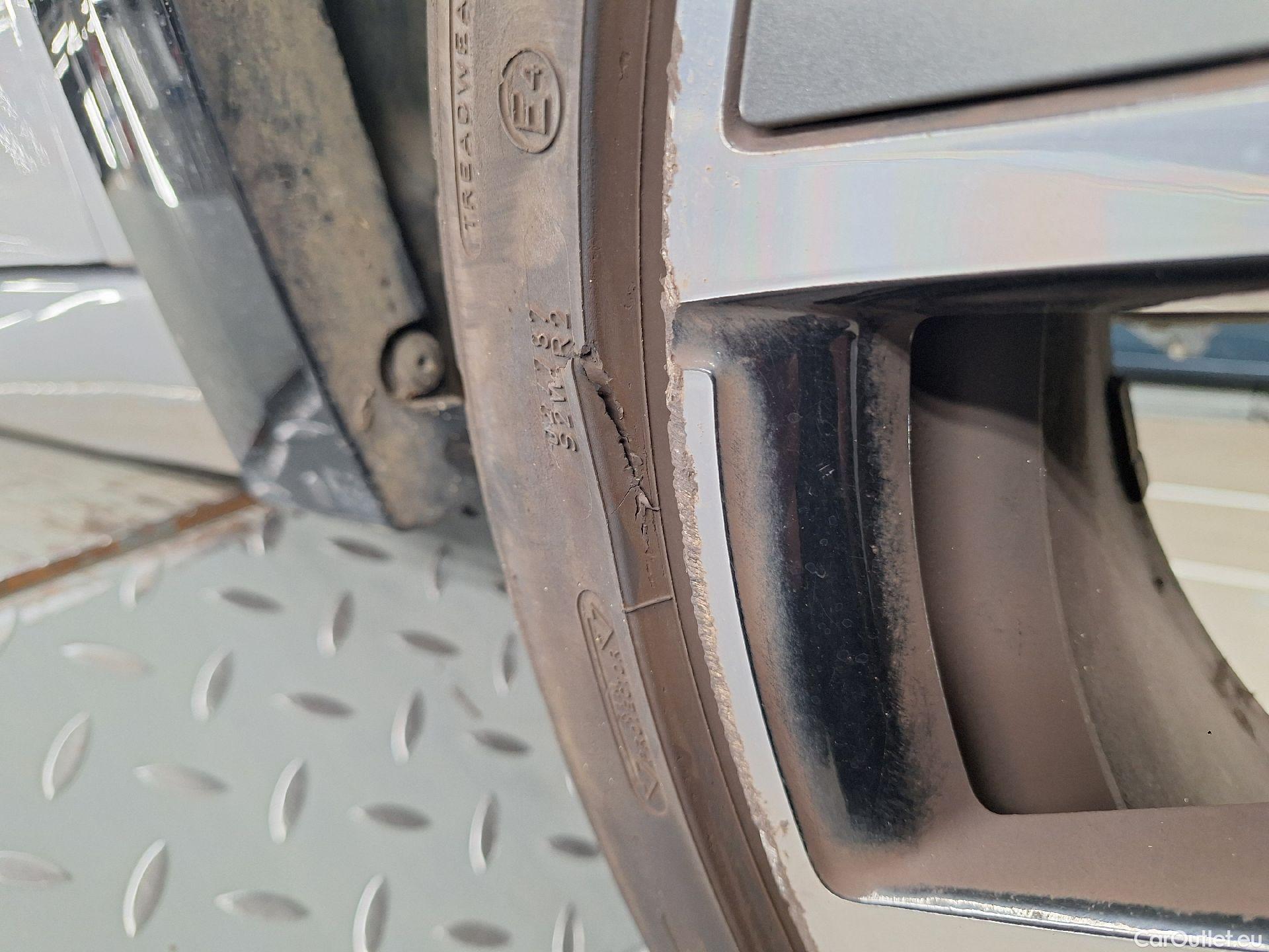  Peugeot  208 Peugeot,  '19, Peugeot  1.2 PureTech 100 EAT8 S&S GT 5d #55