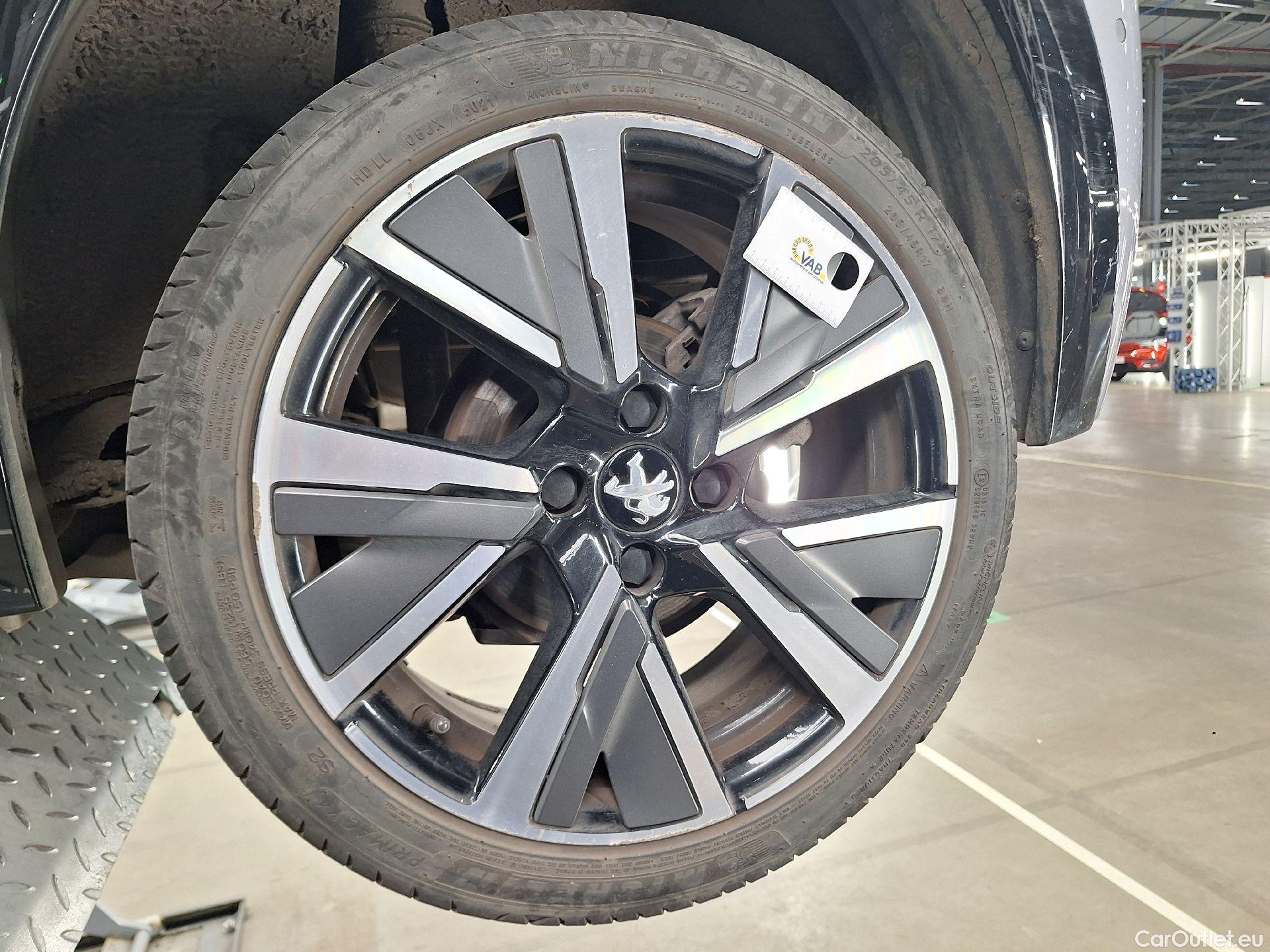  Peugeot  208 Peugeot,  '19, Peugeot  1.2 PureTech 100 EAT8 S&S GT 5d #47