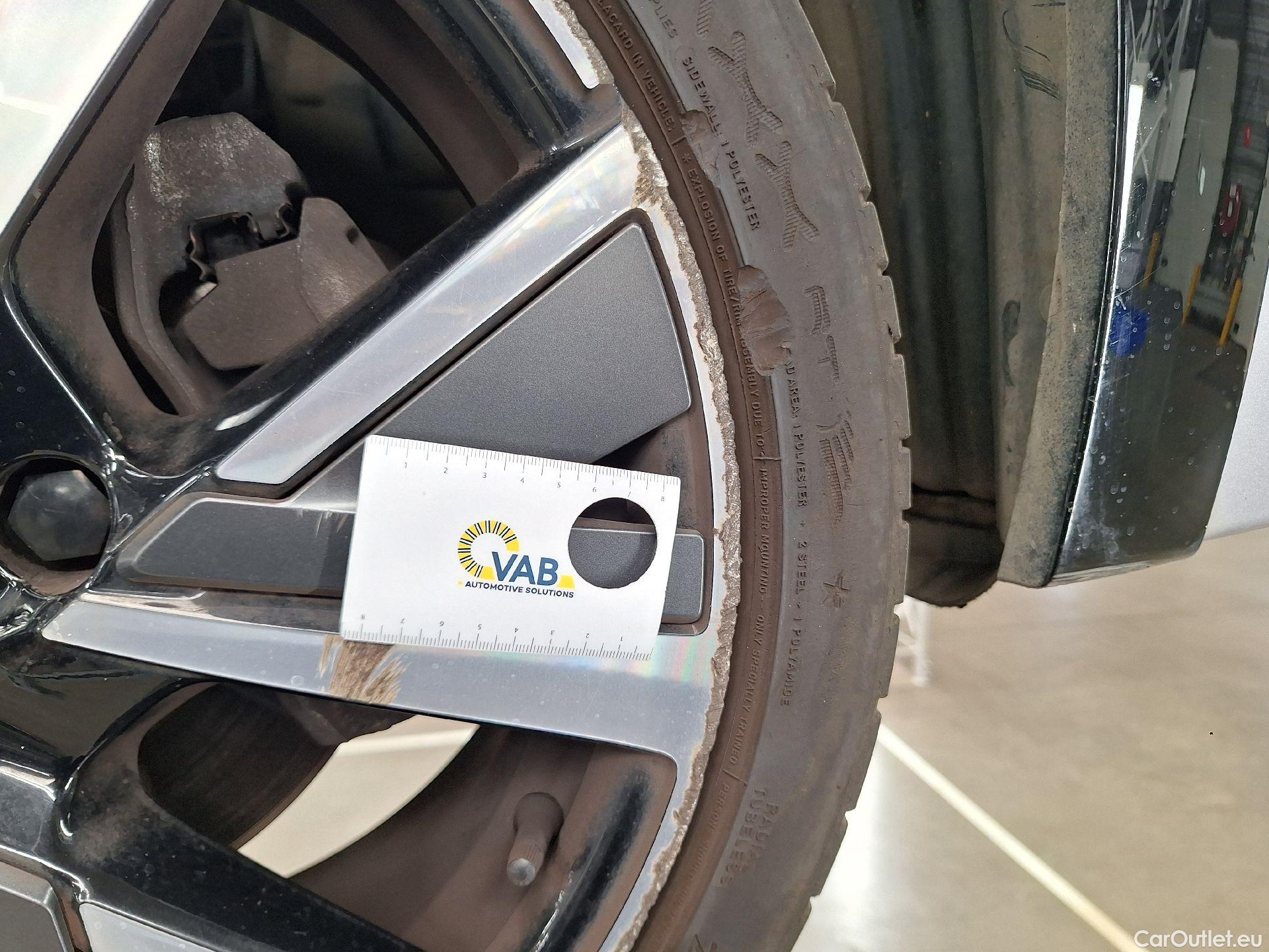  Peugeot  208 Peugeot,  '19, Peugeot  1.2 PureTech 100 EAT8 S&S GT 5d #54