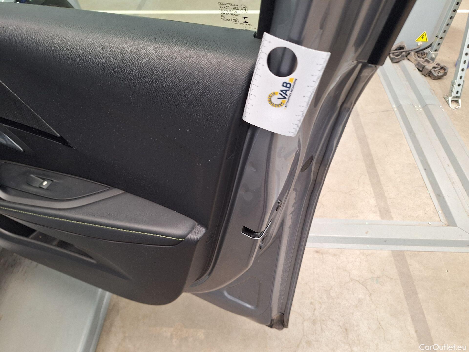  Peugeot  208 Peugeot,  '19, Peugeot  1.2 PureTech 100 EAT8 S&S GT 5d #20