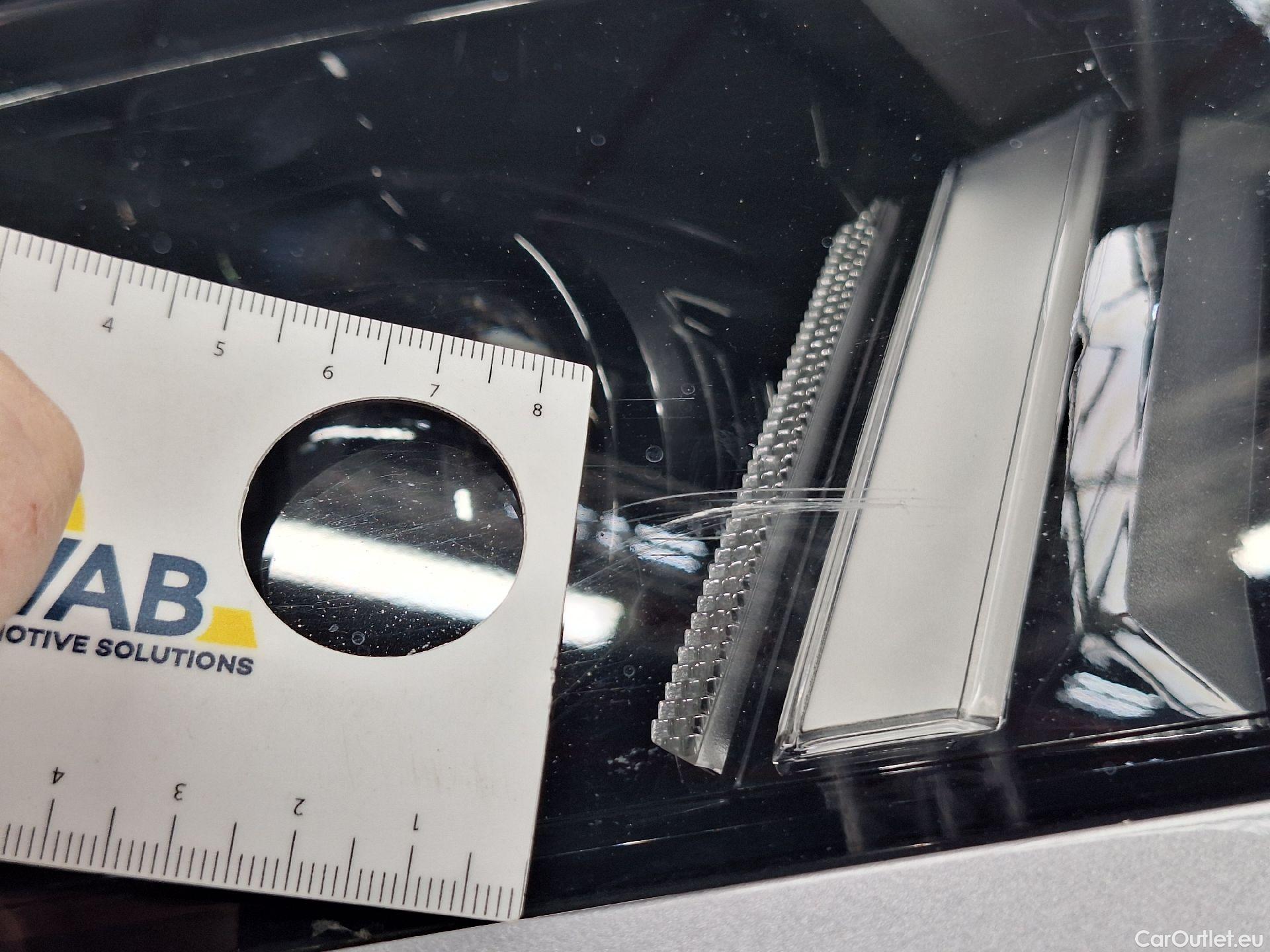  Peugeot  208 Peugeot,  '19, Peugeot  1.2 PureTech 100 EAT8 S&S GT 5d #43